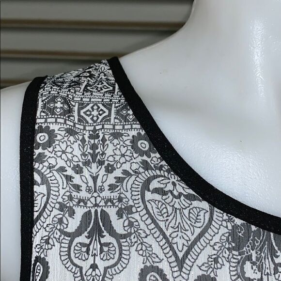 BCX size medium sheer print hi Lo top - Picture 5 of 8